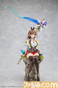 『ライザのアトリエ3』パッケージ絵のライザが1/7スケールフィギュアになって登場。エビテン限定特典でアクリルブロック＆カード型アクスタが付属