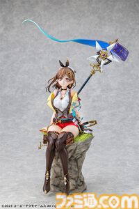 『ライザのアトリエ3』パッケージ絵のライザが1/7スケールフィギュアになって登場。エビテン限定特典でアクリルブロック＆カード型アクスタが付属