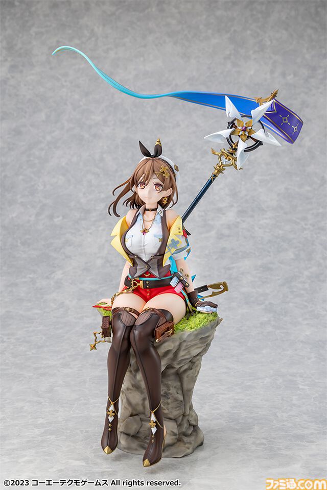 『ライザのアトリエ3』パッケージ絵のライザが1/7スケールフィギュアになって登場。エビテン限定特典でアクリルブロック＆カード型アクスタが付属