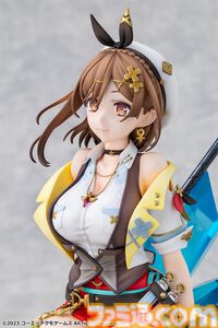 『ライザのアトリエ3』パッケージ絵のライザが1/7スケールフィギュアになって登場。エビテン限定特典でアクリルブロック＆カード型アクスタが付属