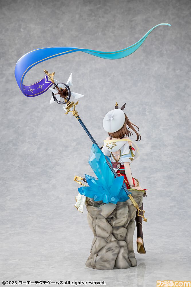 『ライザのアトリエ3』パッケージ絵のライザが1/7スケールフィギュアになって登場。エビテン限定特典でアクリルブロック&カード型アクスタが付属