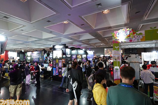 『こち亀』新聞がビットサミットで配布中。カイロソフトのシミュレーション『両さんの商店街物語』で苦労したのは「100体以上の中年おじさんをドット絵で描き分けること」【BitSummit2026】