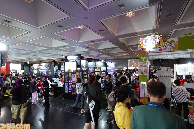 『こち亀』新聞がビットサミットで配布中。カイロソフトのシミュレーション『両さんの商店街物語』で苦労したのは「100体以上の中年おじさんをドット絵で描き分けること」【BitSummit2026】