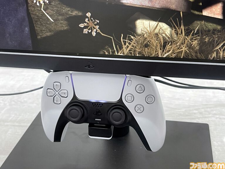ソニー純正のゲーミングモニター、3Dオーディオスピーカー、アケコンを先行体験。PS5以外での使用も可能で、コンパクトながらに上質なゲーム体験を味わえる