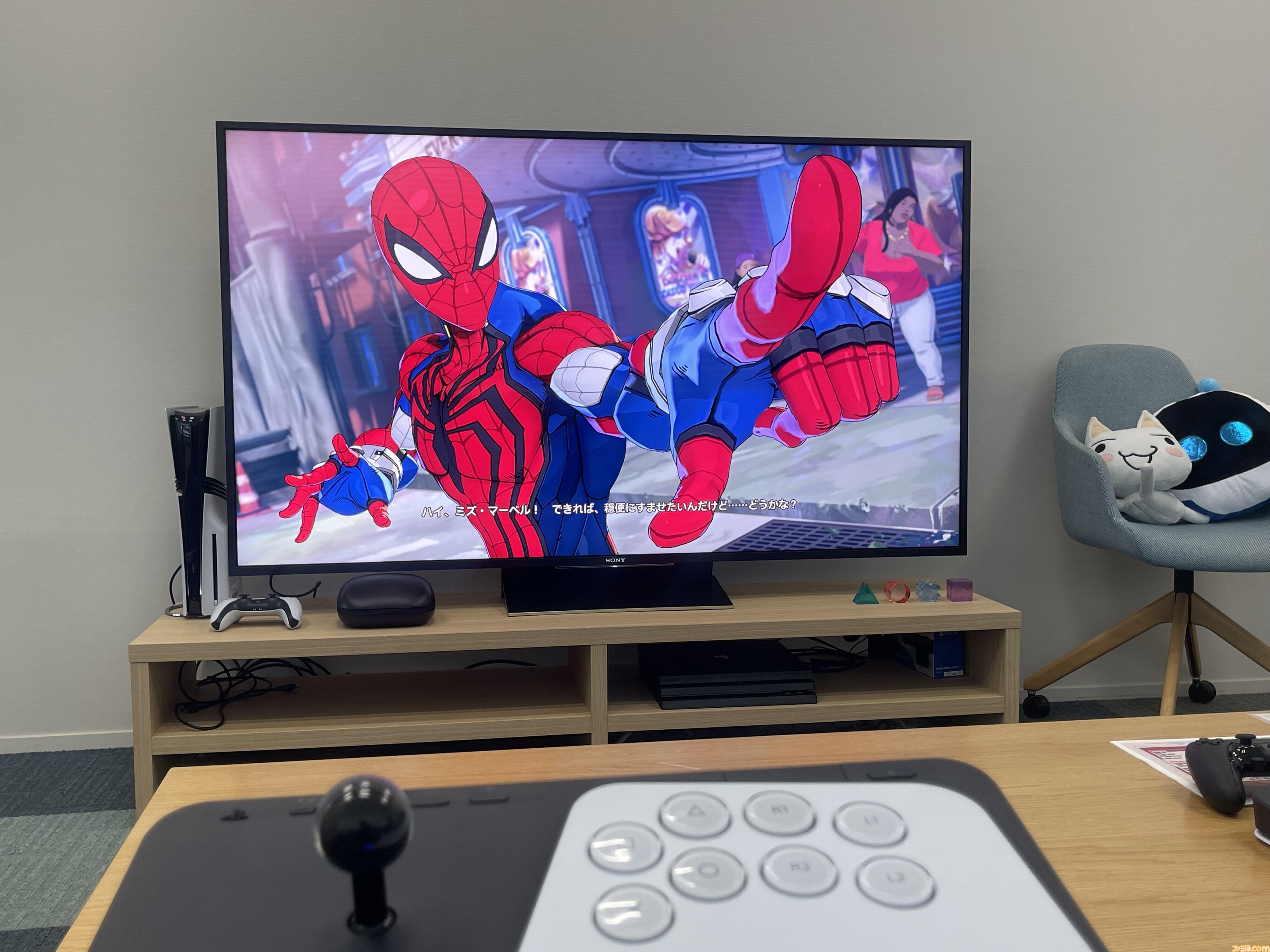ソニー純正のゲーミングモニター、3Dオーディオスピーカー、アケコンを先行体験。PS5以外での使用も可能で、コンパクトながらに上質なゲーム体験を味わえる