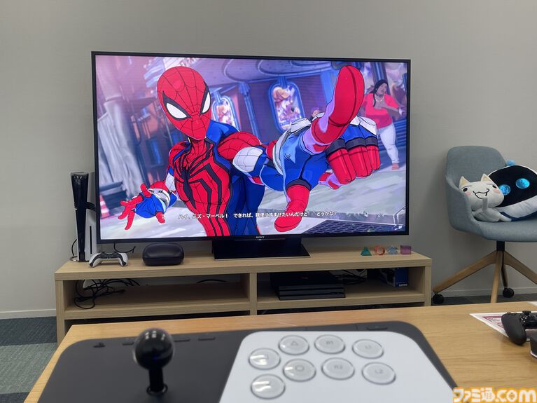 ソニー純正のゲーミングモニター、3Dオーディオスピーカー、アケコンを先行体験。PS5以外での使用も可能で、コンパクトながらに上質なゲーム体験を味わえる