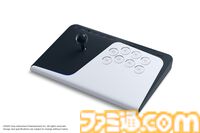 ソニー純正のゲーミングモニター、3Dオーディオスピーカー、アケコンを先行体験。PS5以外での使用も可能で、コンパクトながらに上質なゲーム体験を味わえる