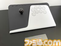 ソニー純正のゲーミングモニター、3Dオーディオスピーカー、アケコンを先行体験。PS5以外での使用も可能で、コンパクトながらに上質なゲーム体験を味わえる