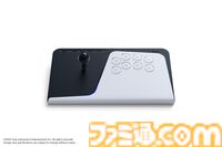 ソニー純正のゲーミングモニター、3Dオーディオスピーカー、アケコンを先行体験。PS5以外での使用も可能で、コンパクトながらに上質なゲーム体験を味わえる