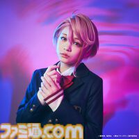 舞台『ダンダダン』モモ、オカルン（変身前/変身後）、星子、アイラのビジュアル解禁。東京で8月26日、大阪で9月11日より公演