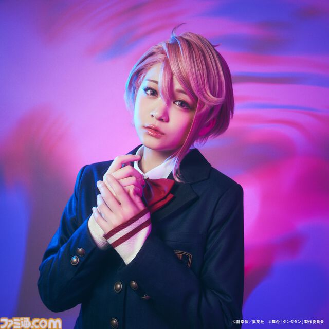 舞台『ダンダダン』モモ、オカルン（変身前/変身後）、星子、アイラのビジュアル解禁。東京で8月26日、大阪で9月11日より公演