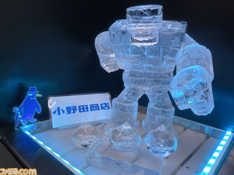【ドラクエの日】老舗の製氷メーカーがアイスゴーレムとスライムの氷彫刻を作る。創業100年間を超える小野田商店が『ドラゴンクエスト』40周年をお祝い