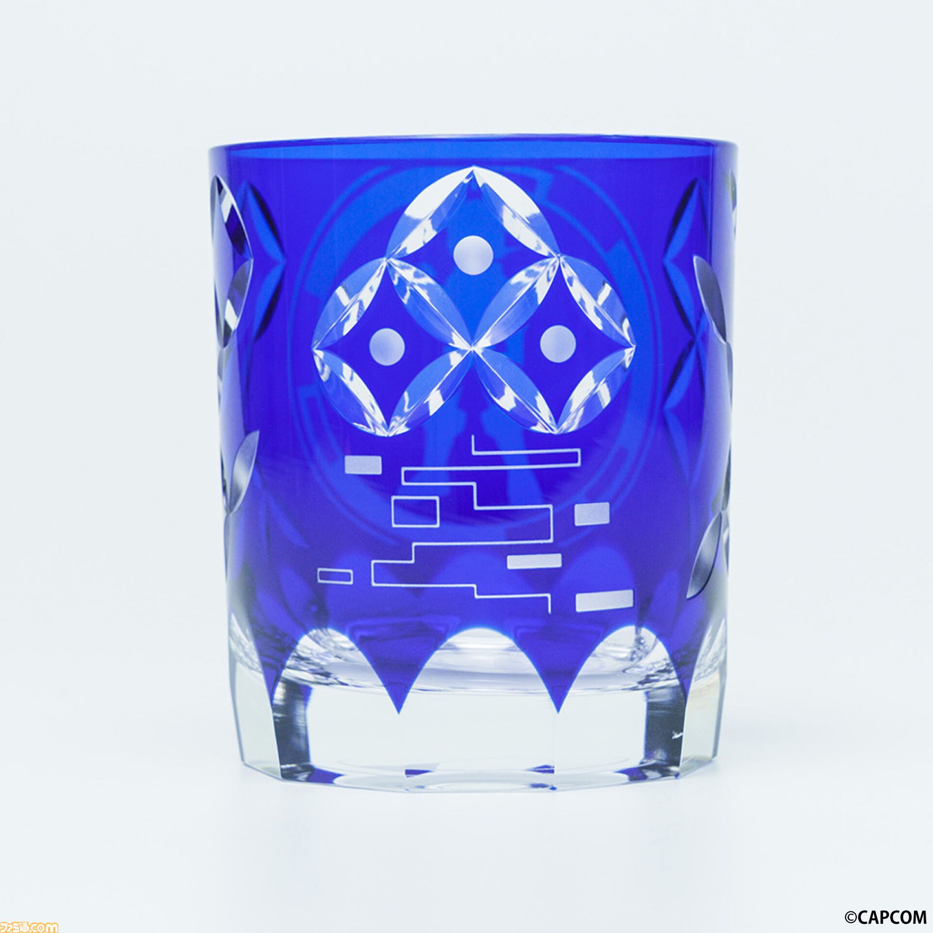 『ロックマンエグゼ』江戸切子の限定コラボグラス（5万9400円）が登場。ロックマンとブルースの2モデルが受注開始