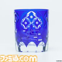 『ロックマンエグゼ』江戸切子の限定コラボグラス（5万9400円）が登場。ロックマンとブルースの2モデルが受注開始