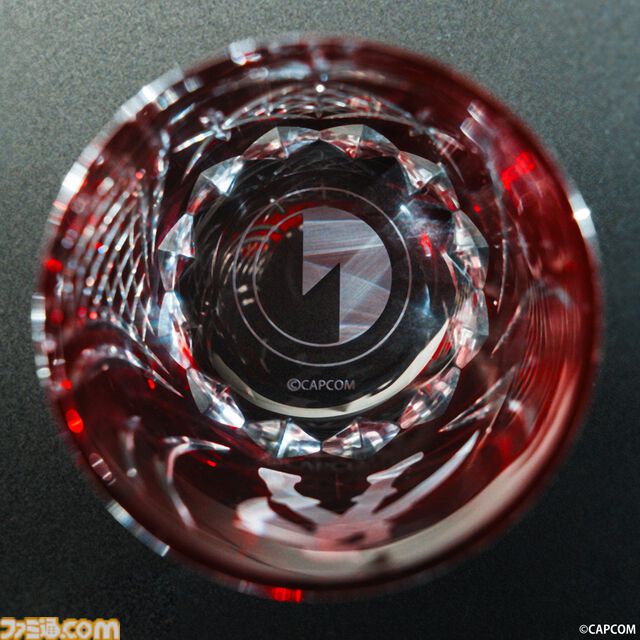『ロックマンエグゼ』江戸切子の限定コラボグラス（5万9400円）が登場。ロックマンとブルースの2モデルが受注開始