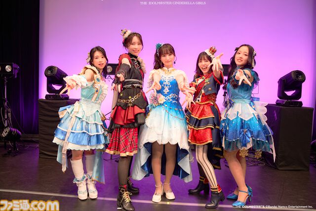 『アイマス シンデレラガールズ』Webラジオ“デレパ”公録イベント第12弾をリポート。プロデューサーが手掛ける今回の公録のテーマは“平成レトロ”。幼少期の微笑ましいエピソードやまさかのカバー曲も