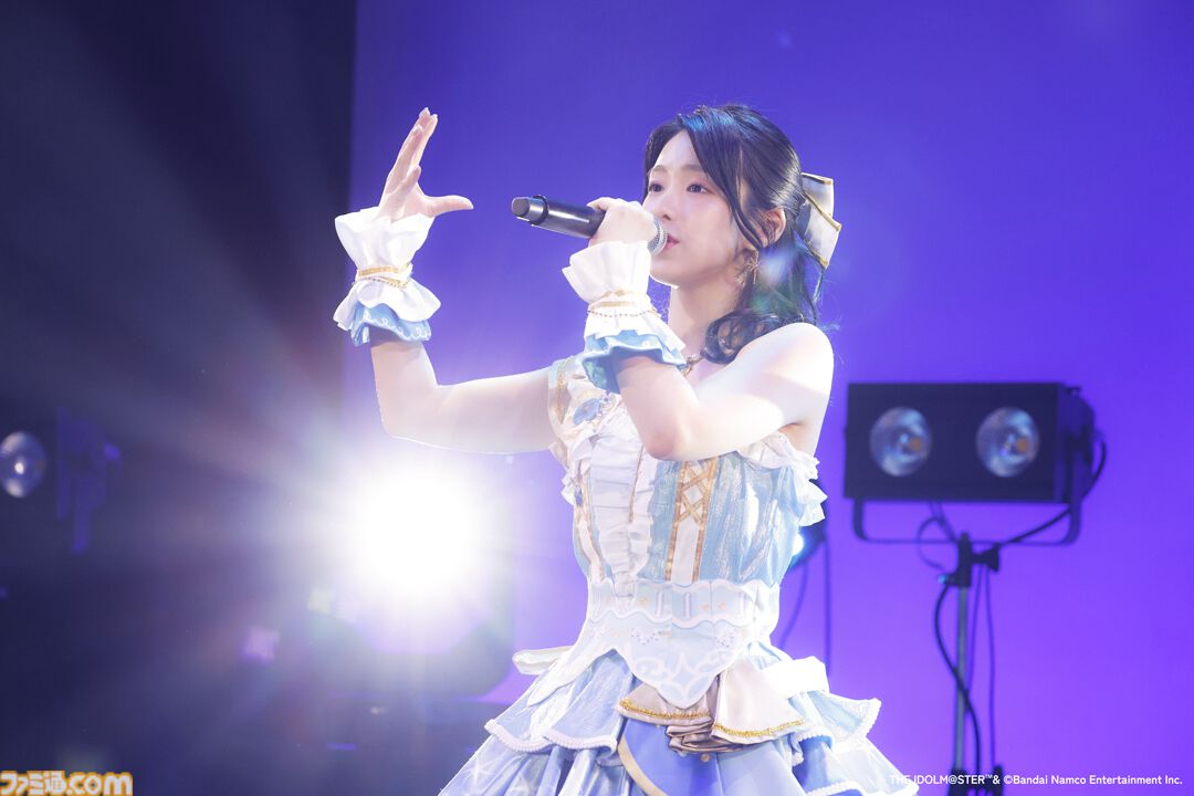 『アイマス シンデレラガールズ』Webラジオ“デレパ”公録イベント第12弾をリポート。プロデューサーが手掛ける今回の公録のテーマは“平成レトロ”。幼少期の微笑ましいエピソードやまさかのカバー曲も