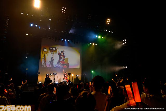 『アイマス シンデレラガールズ』Webラジオ“デレパ”公録イベント第12弾をリポート。プロデューサーが手掛ける今回の公録のテーマは“平成レトロ”。幼少期の微笑ましいエピソードやまさかのカバー曲も