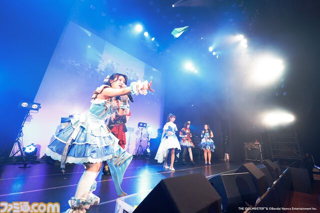 『アイマス シンデレラガールズ』Webラジオ“デレパ”公録イベント第12弾をリポート。プロデューサーが手掛ける今回の公録のテーマは“平成レトロ”。幼少期の微笑ましいエピソードやまさかのカバー曲も