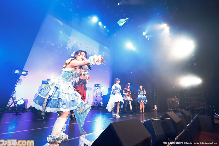 『アイマス シンデレラガールズ』Webラジオ“デレパ”公録イベント第12弾をリポート。プロデューサーが手掛ける今回の公録のテーマは“平成レトロ”。幼少期の微笑ましいエピソードやまさかのカバー曲も