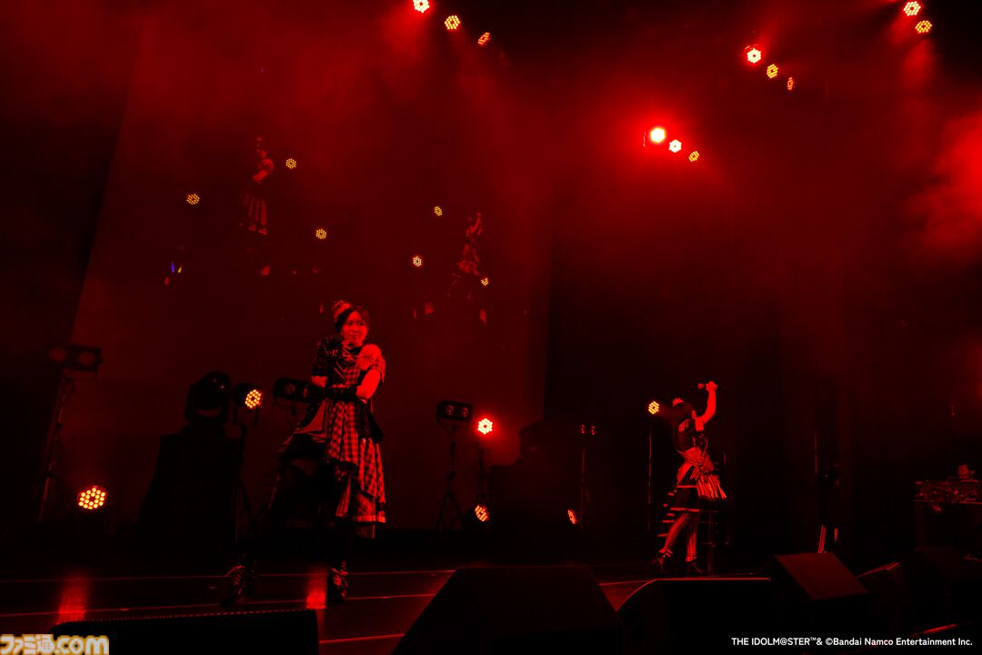『アイマス シンデレラガールズ』Webラジオ“デレパ”公録イベント第12弾をリポート。プロデューサーが手掛ける今回の公録のテーマは“平成レトロ”。幼少期の微笑ましいエピソードやまさかのカバー曲も