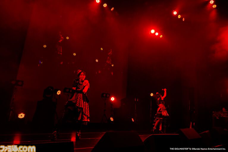 『アイマス シンデレラガールズ』Webラジオ“デレパ”公録イベント第12弾をリポート。プロデューサーが手掛ける今回の公録のテーマは“平成レトロ”。幼少期の微笑ましいエピソードやまさかのカバー曲も