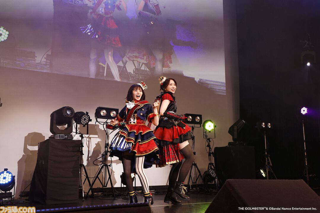 『アイマス シンデレラガールズ』Webラジオ“デレパ”公録イベント第12弾をリポート。プロデューサーが手掛ける今回の公録のテーマは“平成レトロ”。幼少期の微笑ましいエピソードやまさかのカバー曲も