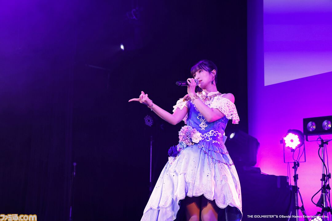 『アイマス シンデレラガールズ』Webラジオ“デレパ”公録イベント第12弾をリポート。プロデューサーが手掛ける今回の公録のテーマは“平成レトロ”。幼少期の微笑ましいエピソードやまさかのカバー曲も