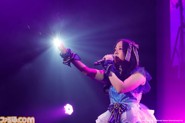 『アイマス シンデレラガールズ』Webラジオ“デレパ”公録イベント第12弾をリポート。プロデューサーが手掛ける今回の公録のテーマは“平成レトロ”。幼少期の微笑ましいエピソードやまさかのカバー曲も
