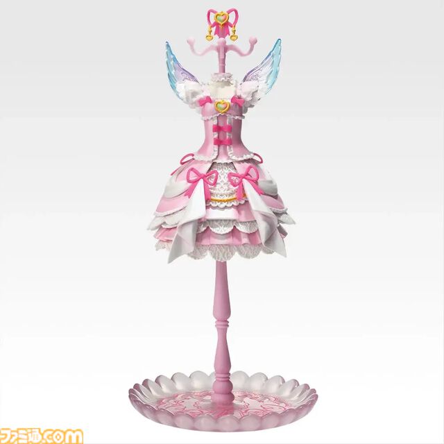一番くじ『アイカツ！』本日（5/30）より発売。あのころ憧れた「オーロラキスコーデ」と「ゴスマジックコーデ」がトルソー型アクセサリートレイに