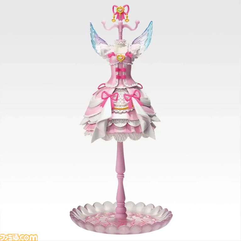 一番くじ『アイカツ！』本日（5/30）より発売。あのころ憧れた「オーロラキスコーデ」と「ゴスマジックコーデ」がトルソー型アクセサリートレイに