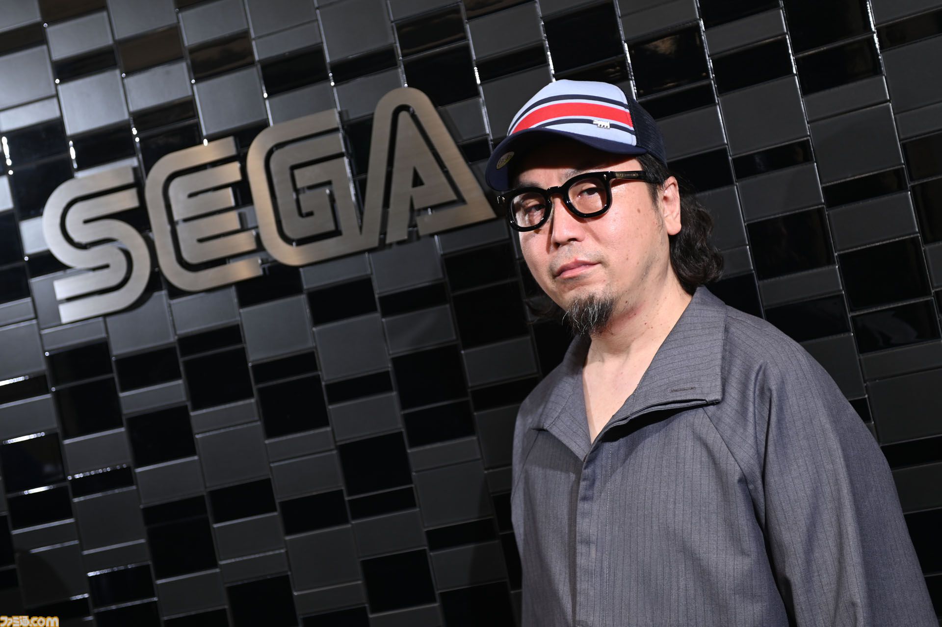 『バーチャファイター クロスロード』インタビュー。アドベンチャーと対戦格闘の融合とはどういうことか。主人公は4人でパイの姿も。気になることを山田Pに全部訊いてみた