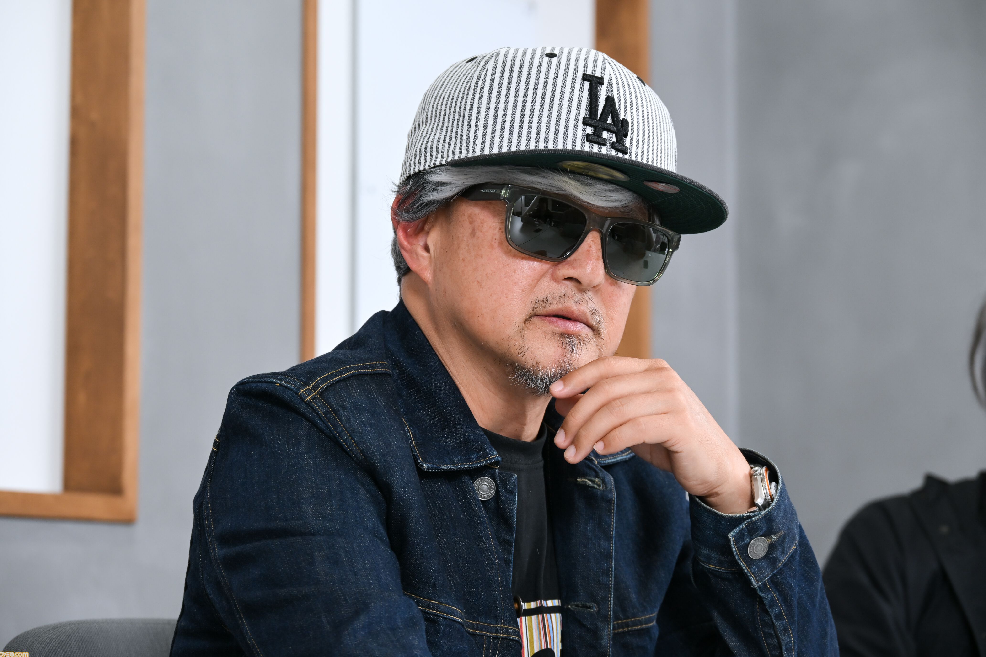 『ヴィリオン:コード』岡田耕始氏、里見直氏、増子津可燦氏が約23年ぶりに再会！ シナリオには若者への謝罪と警鐘を込めていた。“らしさ”全開のオールドロックが彩る、濃密な物語の裏を訊く