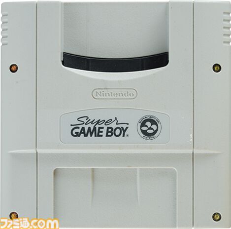 スーパーゲームボーイが発売された日。GB用ソフトをテレビ画面で遊べるようにするスーパーファミコン周辺機器。乾電池を使わずに済むのがうれしかった【今日は何の日?】