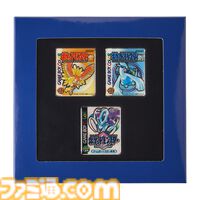 【ポケモン】『赤緑』から『ZA』まで歴代39タイトルのパッケージがピンズに。部屋に飾れる額装セット“オールパッケージコレクション”も登場