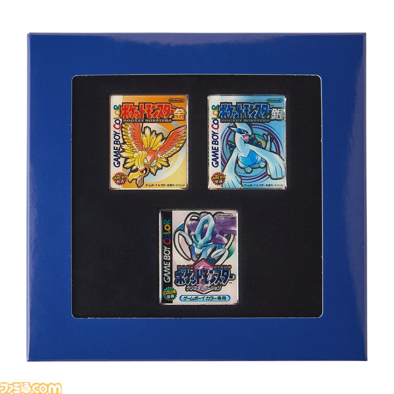 【ポケモン】『赤緑』から『ZA』まで歴代39タイトルのパッケージがピンズに。部屋に飾れる額装セット“オールパッケージコレクション”も登場
