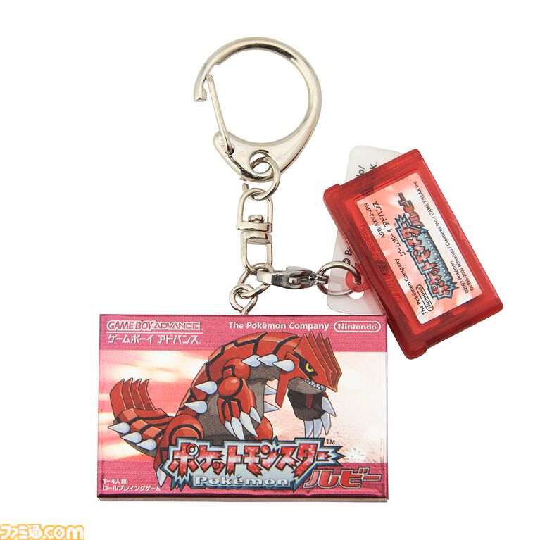 【ポケモン】『赤緑』から『ZA』まで歴代39タイトルのパッケージがピンズに。部屋に飾れる額装セット“オールパッケージコレクション”も登場