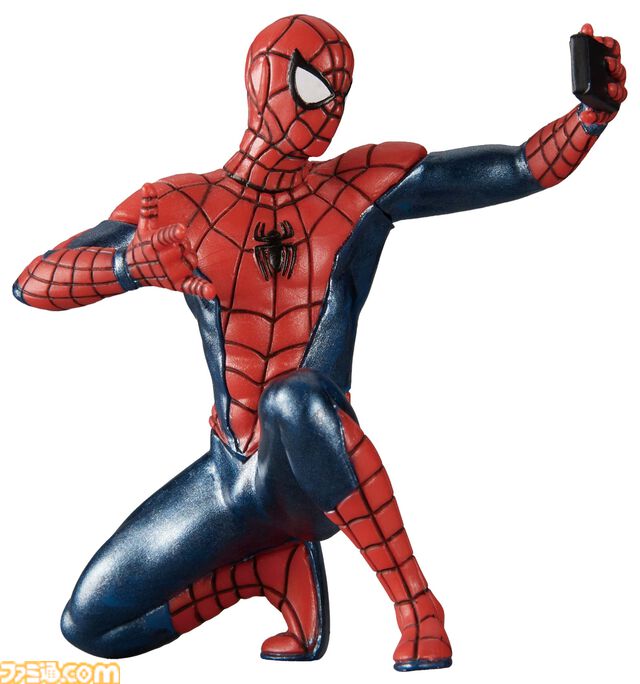 スパイダーマンのリアル造形フィギュアガチャが7月中旬発売。戦闘、新聞チェック、自撮りなどあらゆるシーンを再現