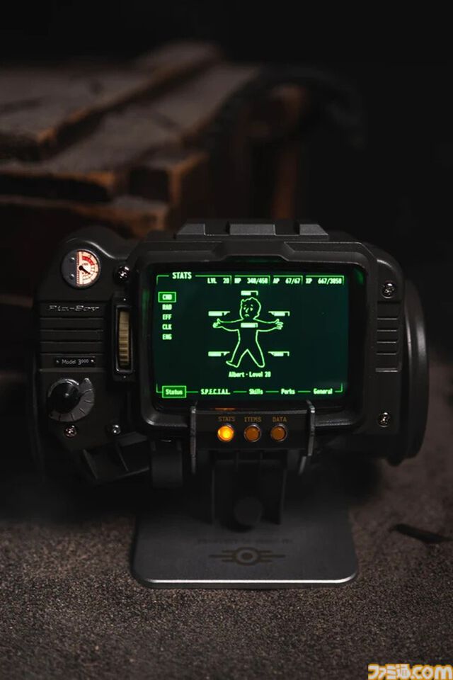 『フォールアウト』Pip-Boy 3000のオフィシャルレプリカが6月19日発売。高精細なIPS液晶ディスプレイを搭載した1:1スケール