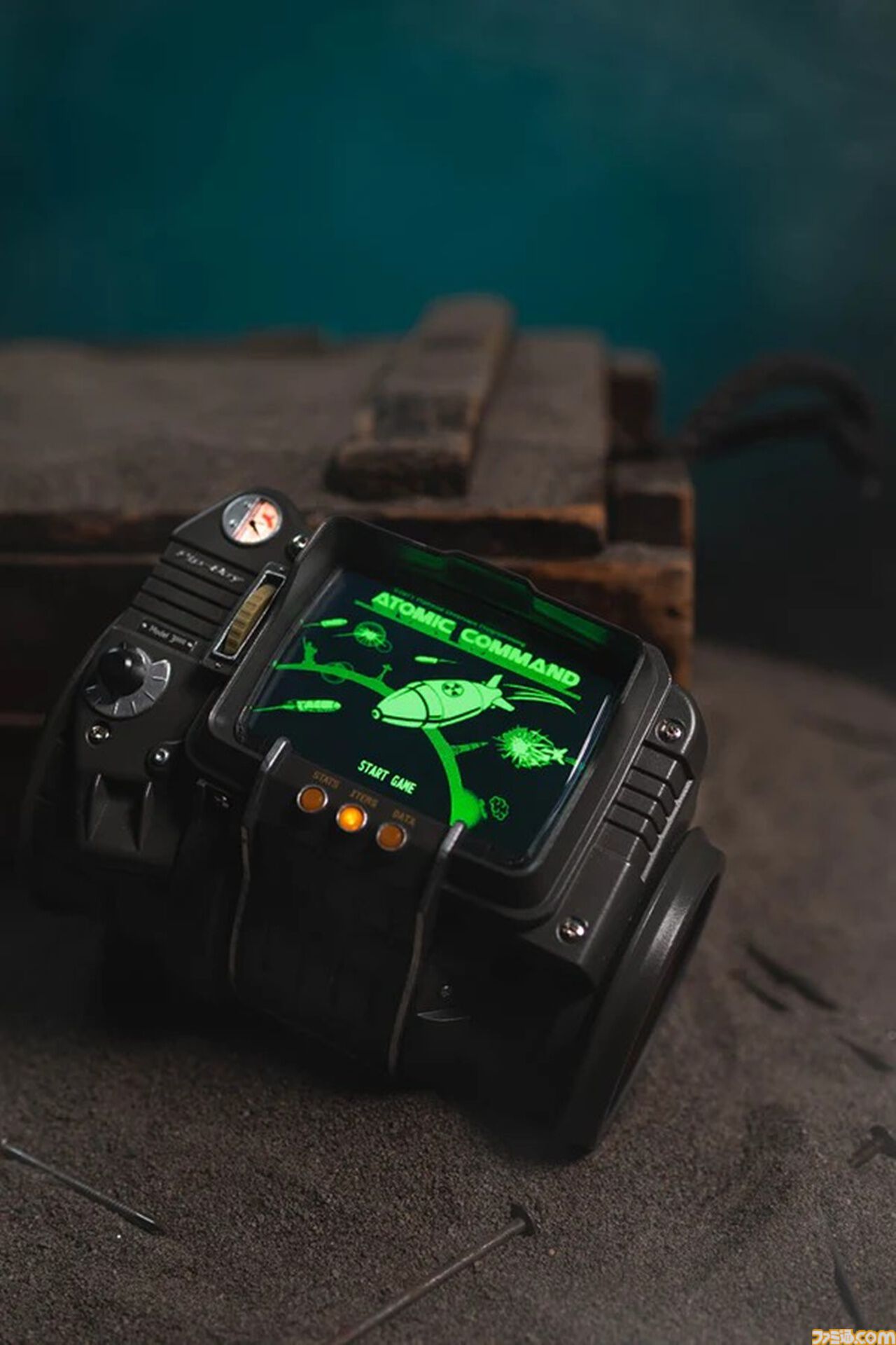 フォールアウト』Pip-Boy 3000のオフィシャルレプリカが6月19日発売