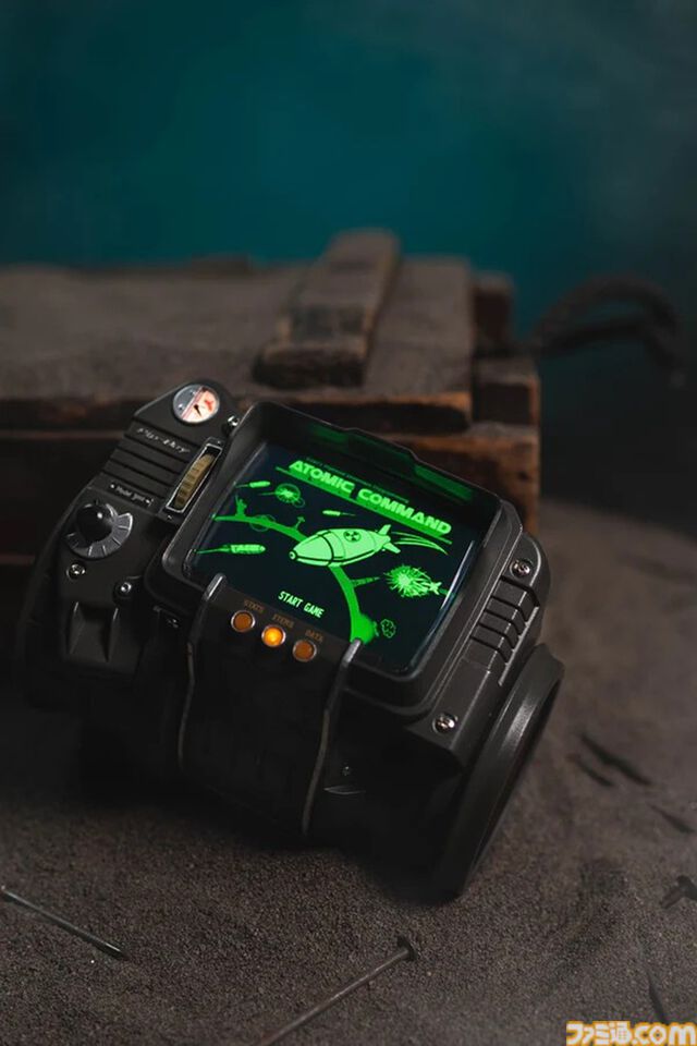 『フォールアウト』Pip-Boy 3000のオフィシャルレプリカが6月19日発売。高精細なIPS液晶ディスプレイを搭載した1:1スケール