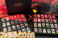 『ライドウ リマスター: 超力兵団奇譚』1周年記念グッズが発売。悪魔花札モチーフのキーホルダーやTシャツ、悪魔手ぬぐい、悪魔湯飲みなどが登場