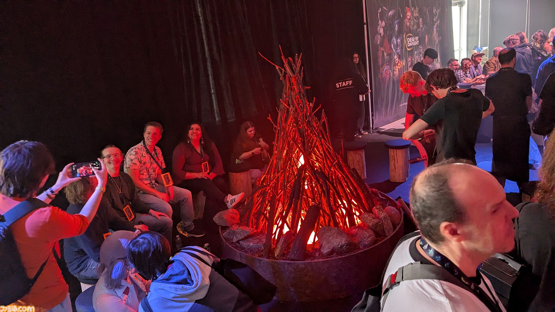 『DbD（デッドバイデイライト）』10周年をお祝いする熱気溢れるリアルイベントの模様を大量の写真とともに詳細リポート。コスプレやアート展示、ジェンソンの家も再現！