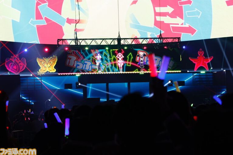 『ヴイアライヴ』アイドルデビュー2周年記念インタビュー。活動の中で印象に残った配信やイベント、互いにカバーしたいソロ曲などざっくばらんに語り合う【定点観測特別編】