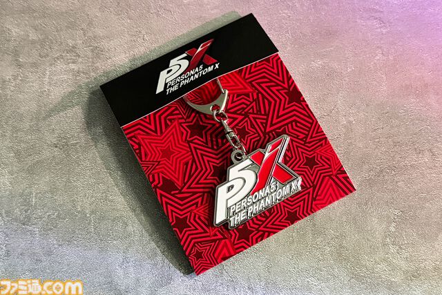 『P5X』1周年記念アトラス公式グッズがアトラスDショップで予約開始。カットイン風アクリルキーホルダーや総攻撃缶バッジなどがオシャレ