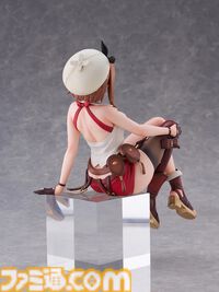 『ライザのアトリエ2』ライザの“BIGぬーどるストッパーフィギュア”がデカすぎる。デカすぎて「カップ麺の蓋を押さえることを想定しておりません」って書いてある