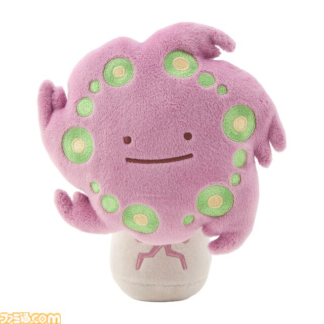 『ポケモン』メタモンがニャオハに“へんしん”。姿は完璧でも顔はメタモンのままでかわいい。メタモンの新作ぬいぐるみ＆マスコットがポケセンで7月11日発売