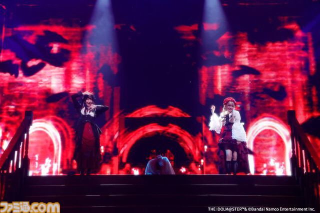 『デレミュ』第2弾“DERE of the DEAD”リポート。最後の希望を託された“りあむ”がオタクたちとゾンビの館の主に立ち向かう。客席を巻き込んだ演出盛りだくさんで没入感満点のステージ
