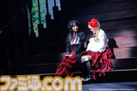 『デレミュ』第2弾“DERE of the DEAD”リポート。最後の希望を託された“りあむ”がオタクたちとゾンビの館の主に立ち向かう。客席を巻き込んだ演出盛りだくさんで没入感満点のステージ