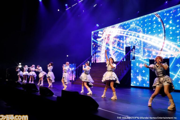 『デレミュ』第2弾“DERE of the DEAD”リポート。最後の希望を託された“りあむ”がオタクたちとゾンビの館の主に立ち向かう。客席を巻き込んだ演出盛りだくさんで没入感満点のステージ